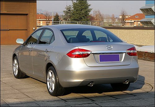 江淮B级车B18实车图曝光 上海车展面世 汽车之家 江淮B级车B18实车图曝光 上海车展面世 汽车之家