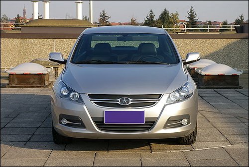 江淮B级车B18实车图曝光 上海车展面世 汽车之家 江淮B级车B18实车图曝光 上海车展面世 汽车之家