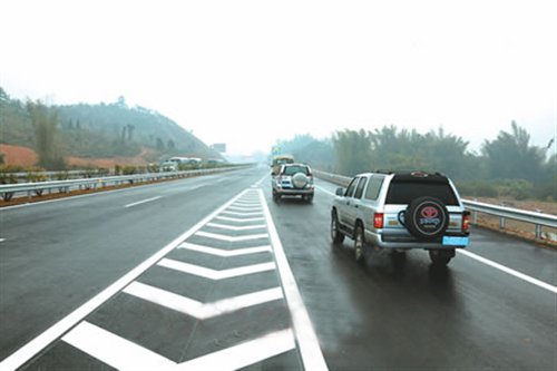 【图】春节回家安全第一 长途驾驶注意事项.