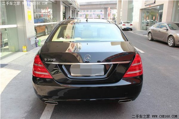大奔多少钱，大奔300新款多少钱，看看车型