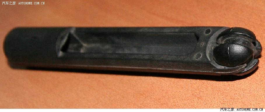 【图】擦车的时候,从后座地毯上、捡到一个塑