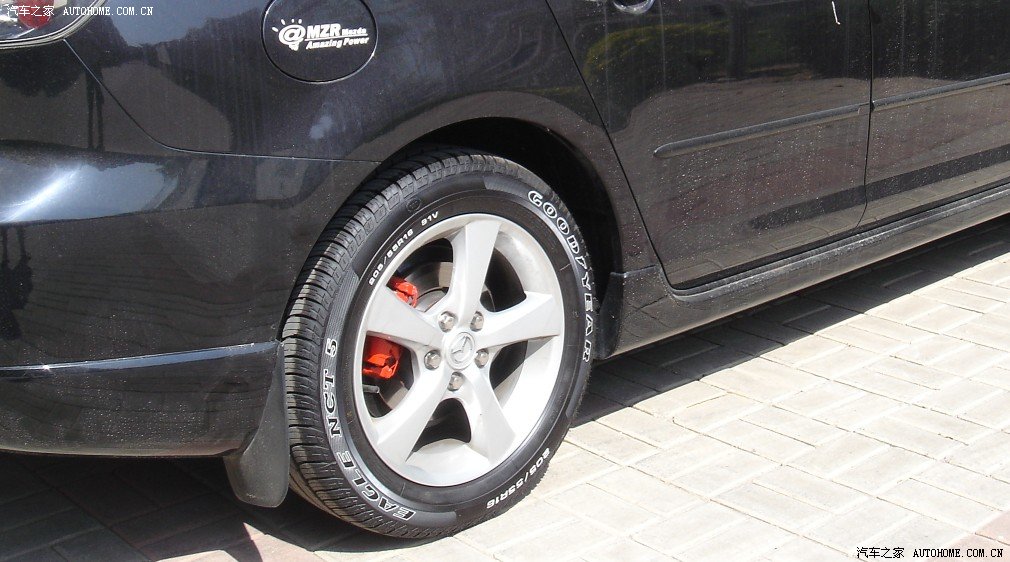 【图】喷红刹车钳+轮胎字描白_马自达3论坛