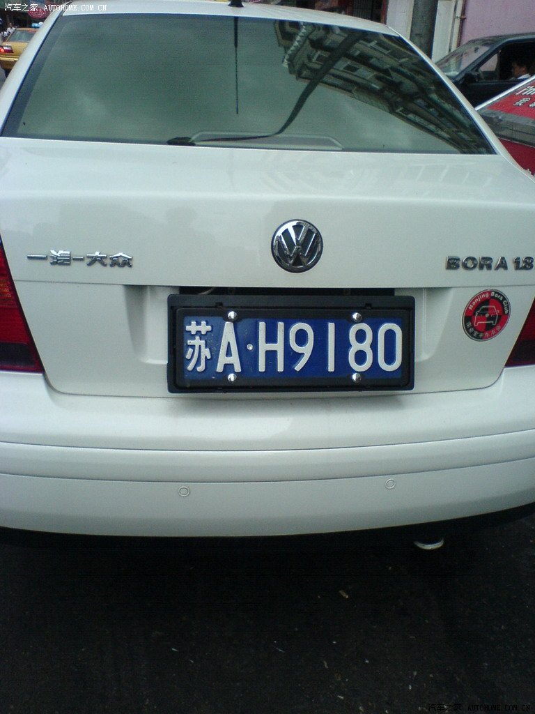 有人使用牌照自动翻牌器,被警察曝光!又是南京的!