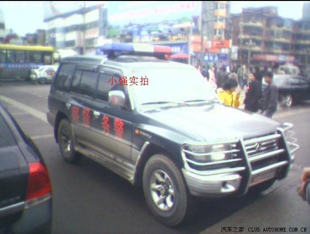 求 侧面贴字的特殊军车,警车图片.