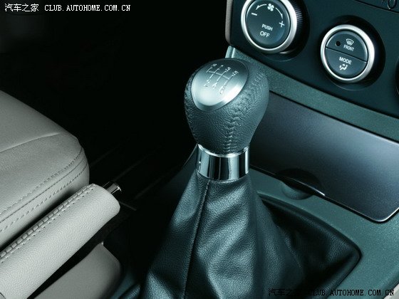 【图】手动档-油门、制动、离合器、方向盘、