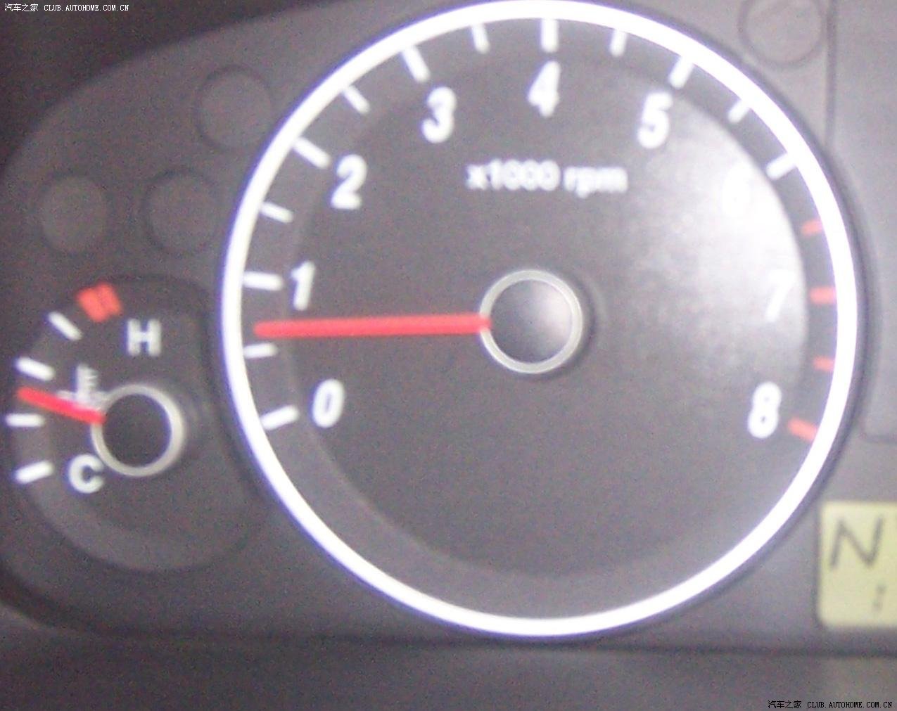 热车,水温表最高还到第个格,正常否?