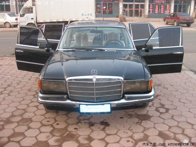 出售1967年生产的经典奔驰280s