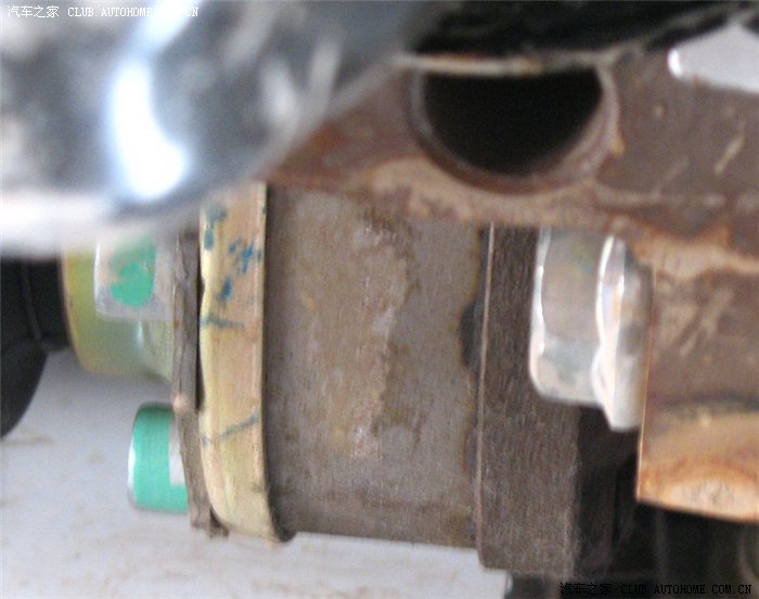 新车内球笼有渗出油