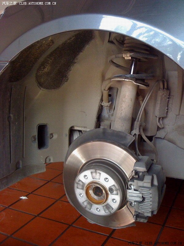 【图】5系倒车踩刹车吱吱响的4S解决办法图解