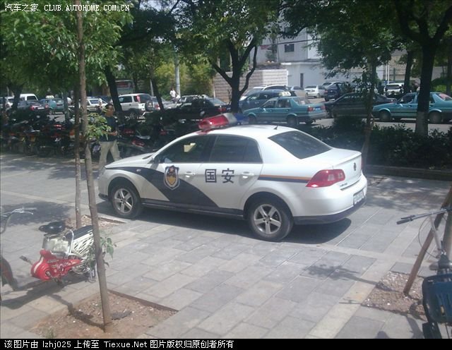 (图)制式警车宝宝,特帅!