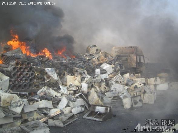 【图】京沪高速恐怖车祸(开车别超速,有承受能