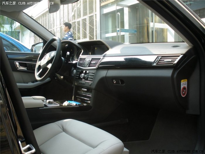 【图】这辆e300的内饰是什么颜色的啊?_奔驰