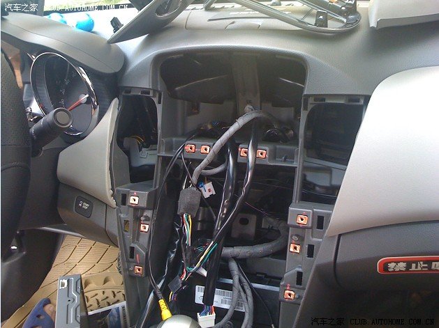 深圳安装路畅一体导航效果。最新3D立体地图