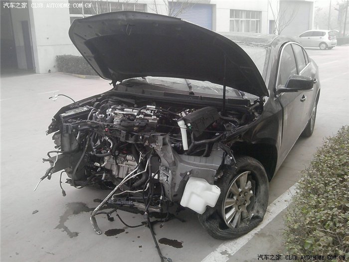 【图】转自雅阁论坛~~新君越时速160码撞击护