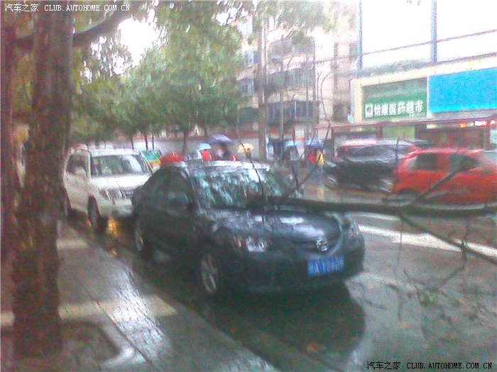 【图】10月10日西安友谊路东新科贸门口拍到