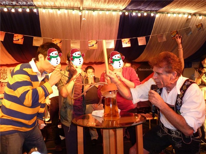 喝啤酒比赛,每组三个人