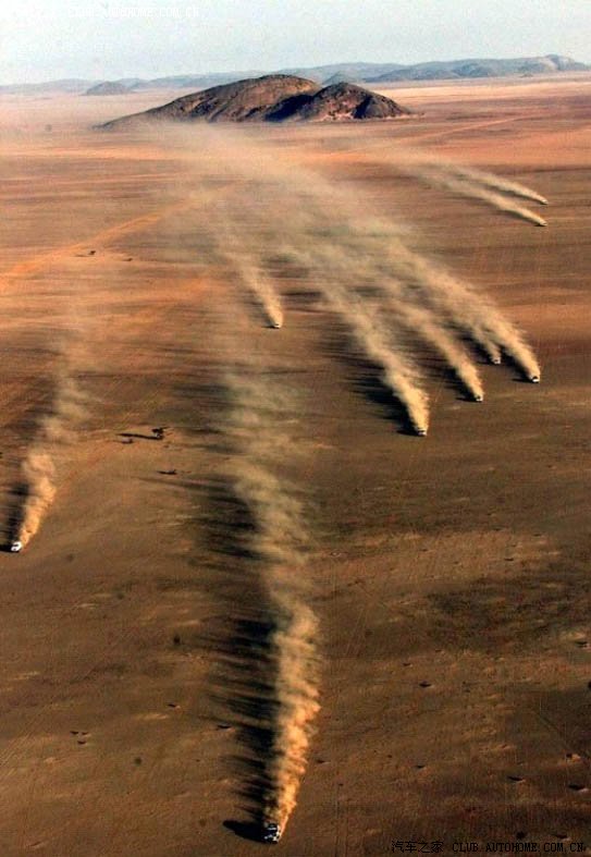 英雄贴:屠龙宝刀号令天下!招募倚天祝福硬汉