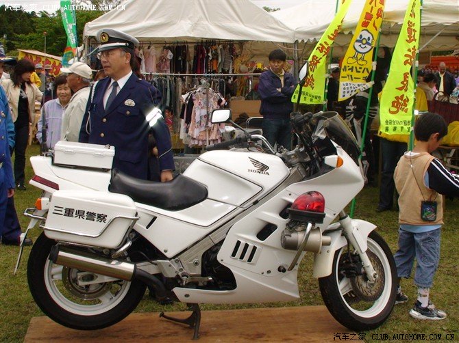 看看日本警视厅装备的警车