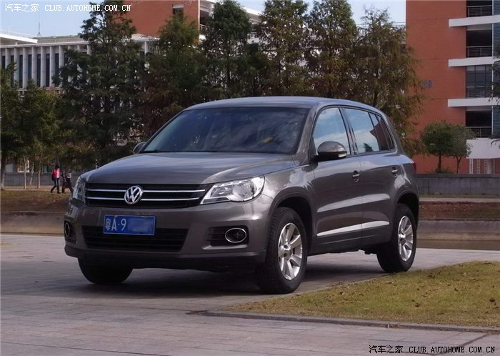 随车工具、千斤顶、三角警示牌如何放回原位(