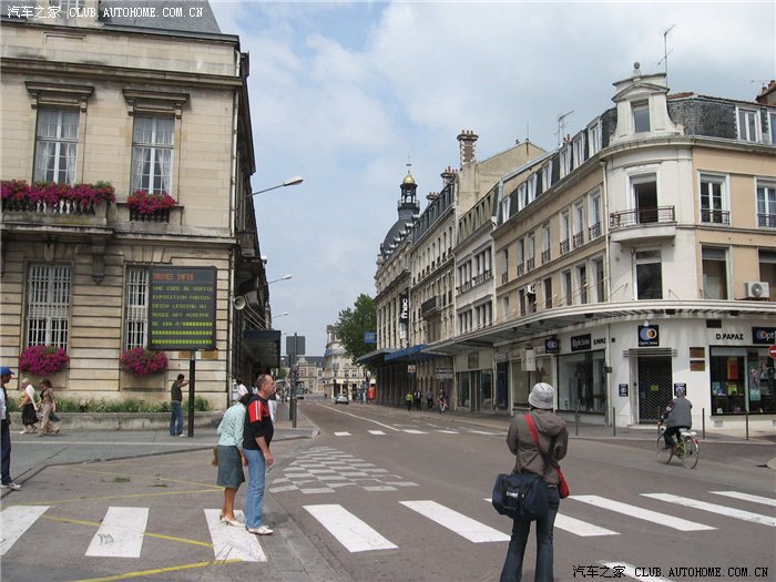 为您带来巴黎、罗马等欧洲最发达国家的城市街
