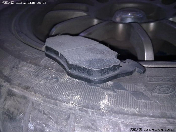 更换后刹车片,磨损好厉害(附图)