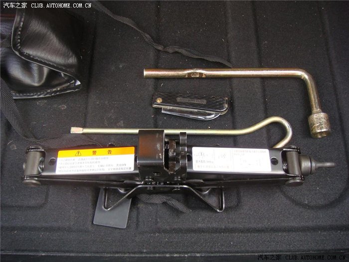 新凯越5000公里,车主本人自己动手洗车作业3