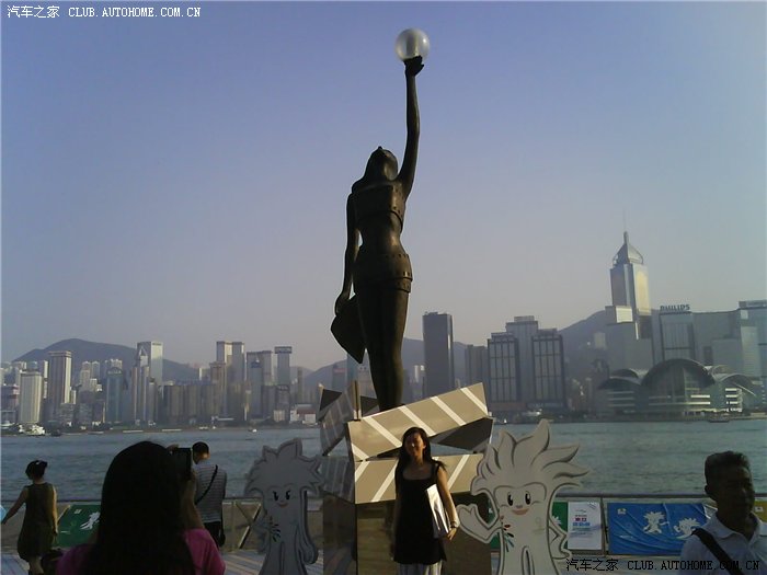 香港游跑马场偶遇刘璇,郭晶晶。