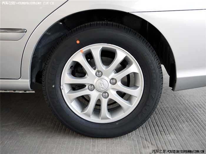 【图】请教大虾新车轮胎上的红点是作什么用的