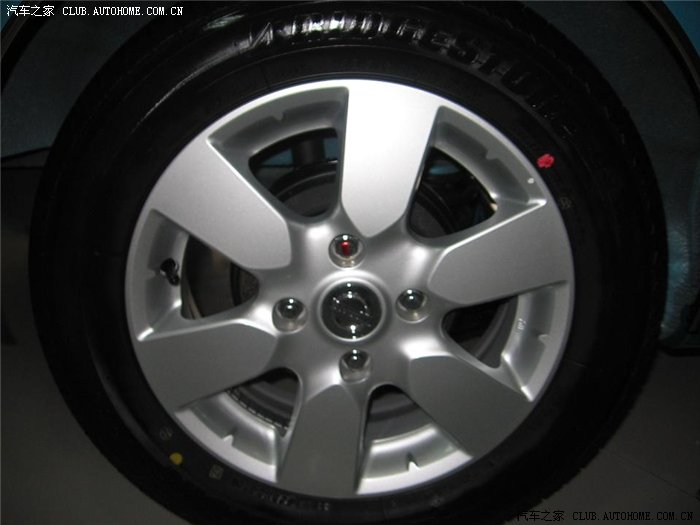 【图】轮胎上的红点黄点是啥含义?