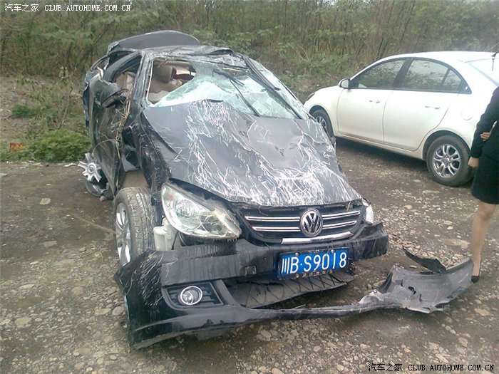 从朗逸事故车看大众车的安全性~~