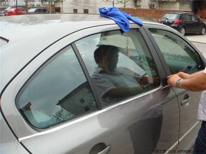 我的新明锐 镭射灰 装饰完B柱 现在装饰了车窗
