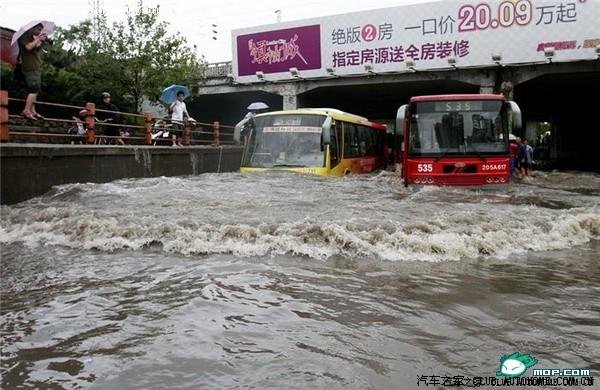 【图】传奇般的武汉公交车_奇瑞A3论坛