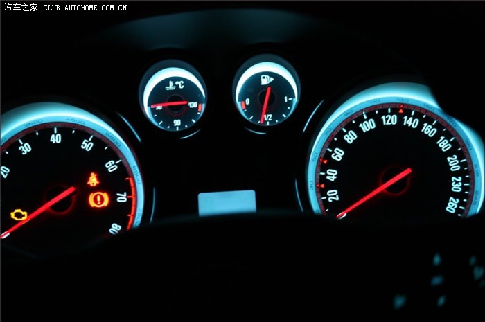 【图】来几张夜间内饰<em>照片</em>_<em>英朗</em>论坛_汽车之