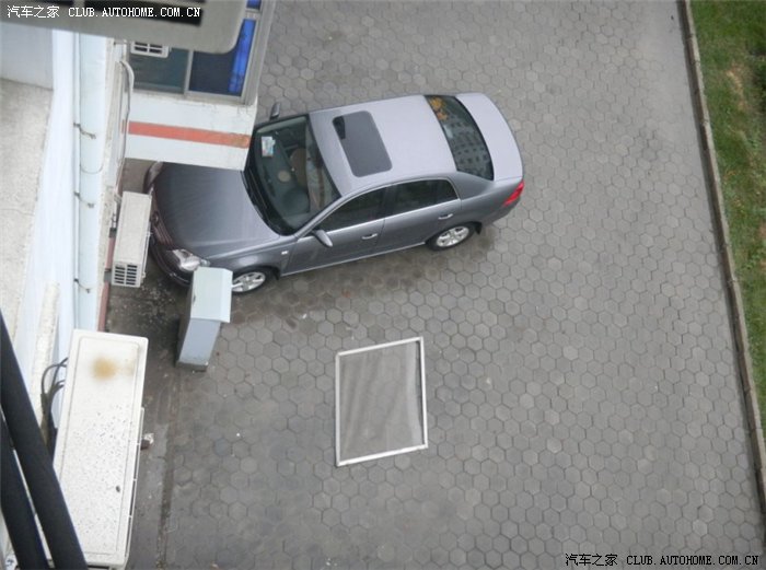 【图】隔壁楼门顶楼纱窗伴随防空警报声呼啸而