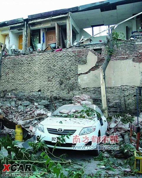 【图】2010年智利8.8级大地震废墟下坚强的卡