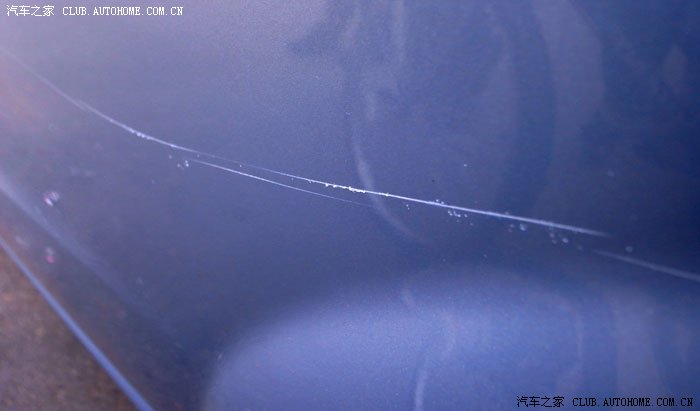 【图】老不正经,小区内故意划车被抓现行