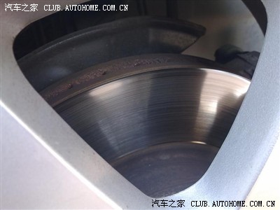 刹车片是什么材料的 踩刹车时会吱吱响_比亚迪