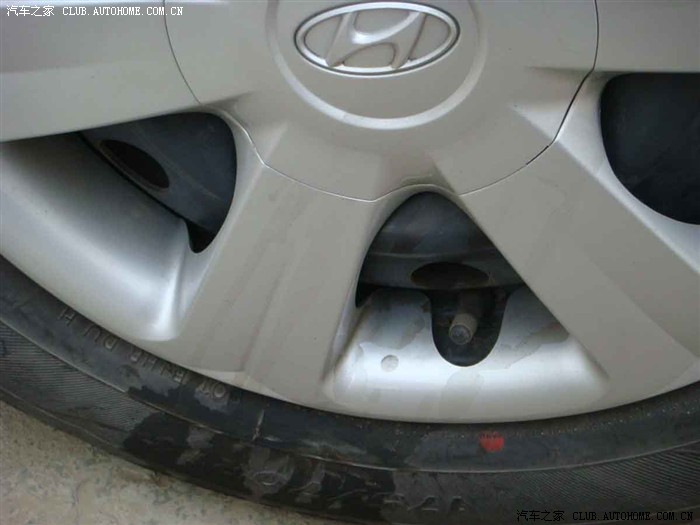 【图】小雅轮胎处有油渍请高手帮忙看一下是哪