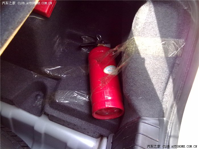 刚洗了车+早上被刮伤+灭火器摆放位置,郁闷的