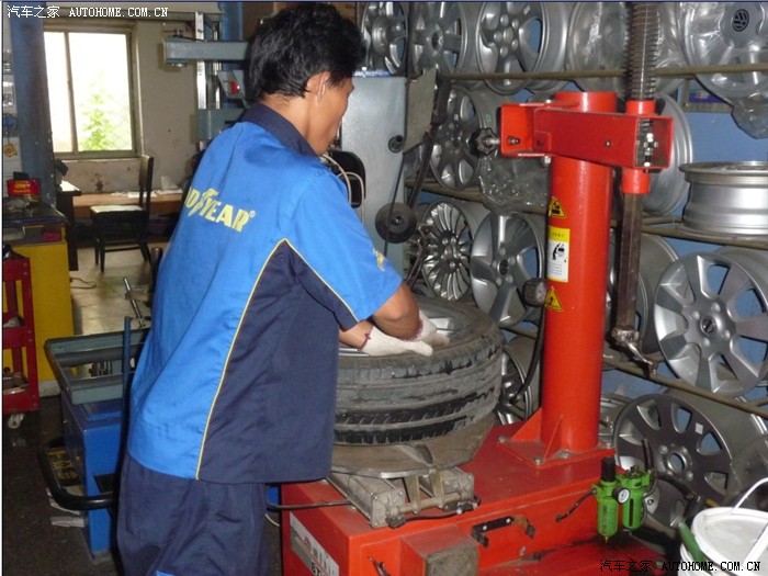 【图】7.19换固特异御乘轮胎,交作业