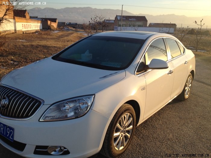 【图】无聊,发张白狼照片