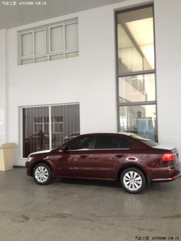 谁能提供一下2013款新朗逸锐意红的实车图片