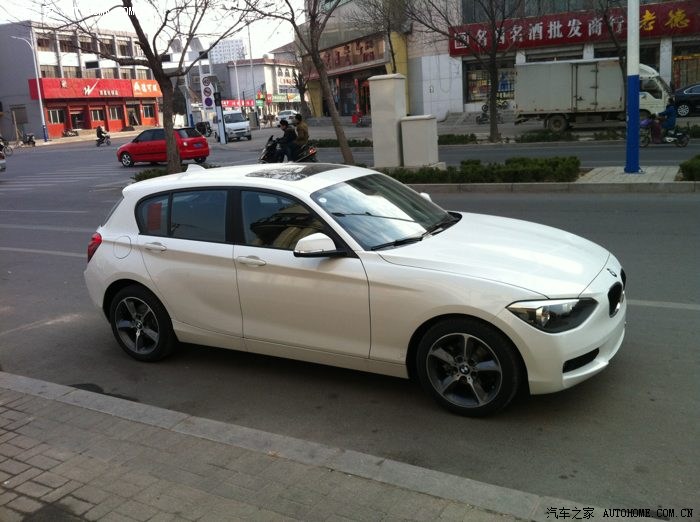 宝马116领先 雪山白 原厂382轮毂 作业