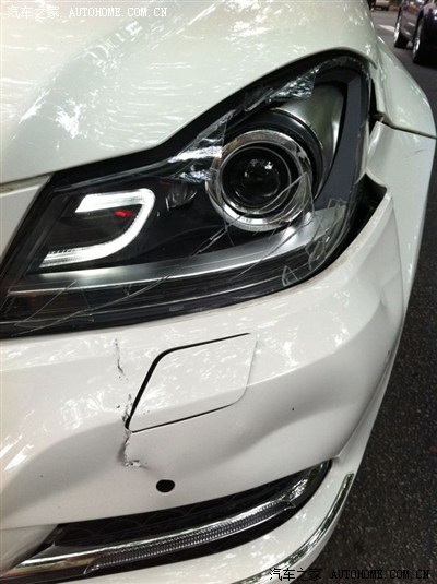 奔驰c200被撞图片,c200事故照片 新车c200时尚未来得及作业,就被撞了._奔驰c级论坛_之