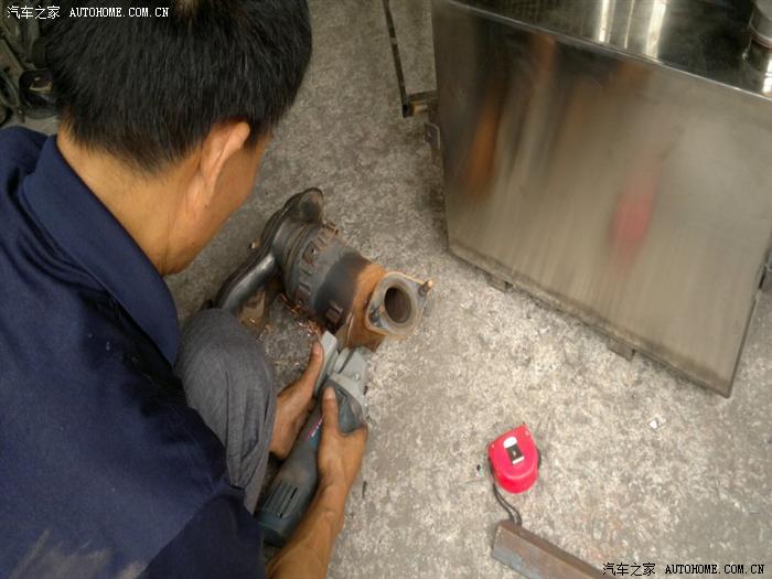 更换三元催化器内芯,解决堵,故障灯亮