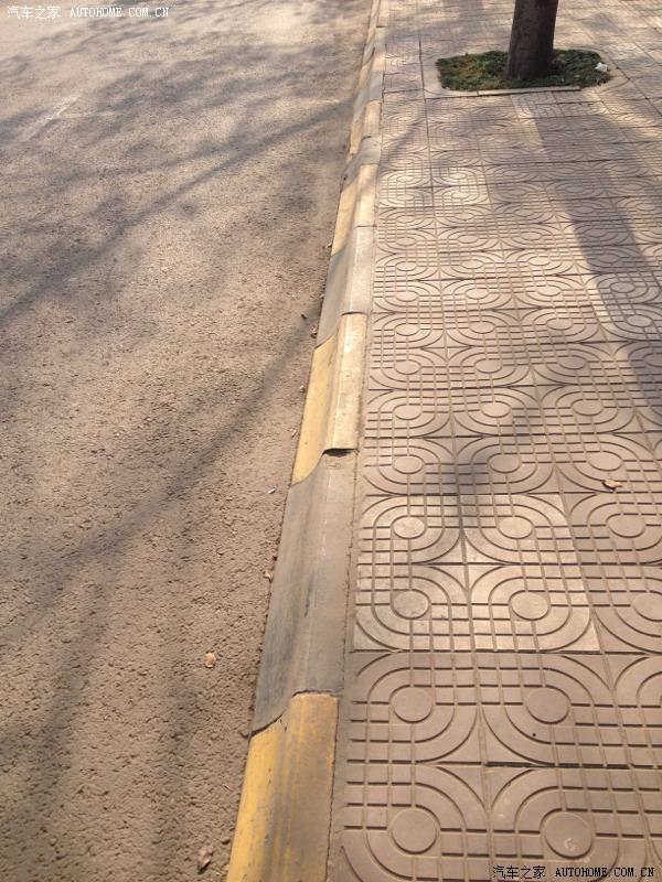 【图】黄黑相间的马路牙子能停吗_比亚迪S6论