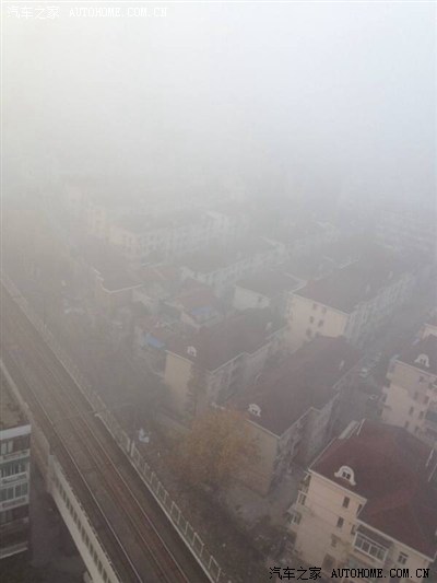 【图】今晨大雾,大伙还是专心开车吧_上海论坛