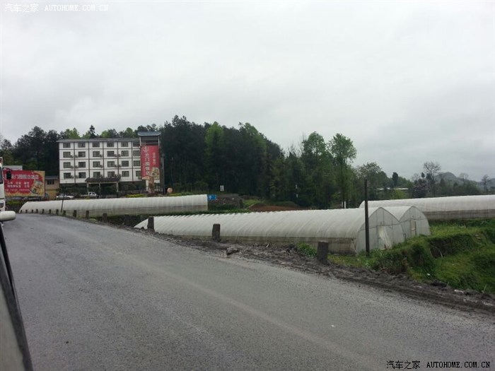 现场直播326国道湄潭到遵义双向堵死了