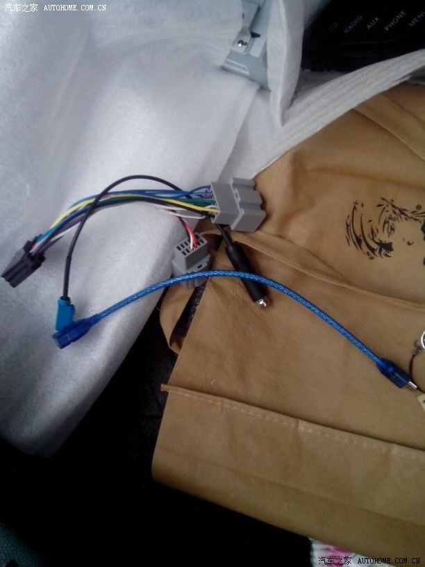 【图】改福克斯音响控制板面和2012带USBC