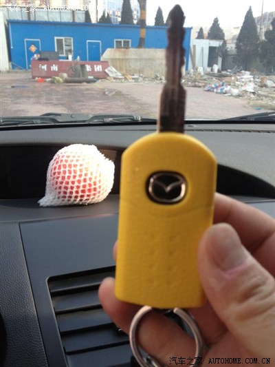 为什么车钥匙不能遥控锁门勒?